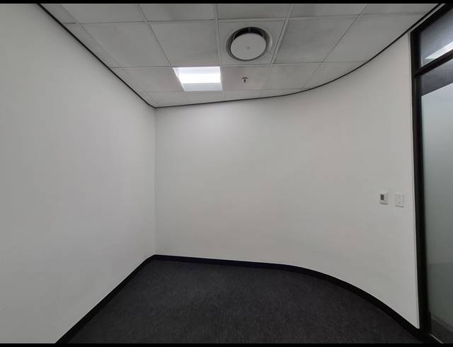 12M² OFFICE TO LET IN GLENADRIENNE